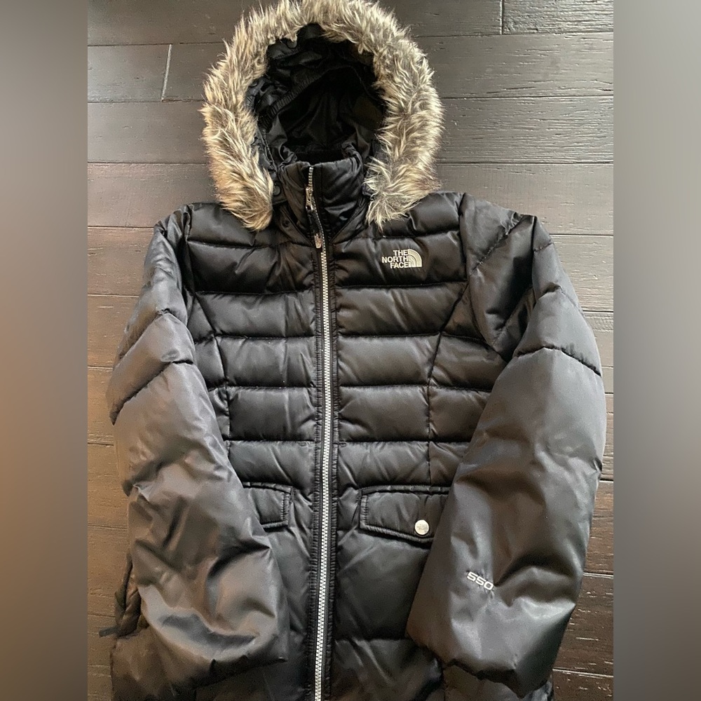 Great condition girls large The North Face puffer black jacket 550